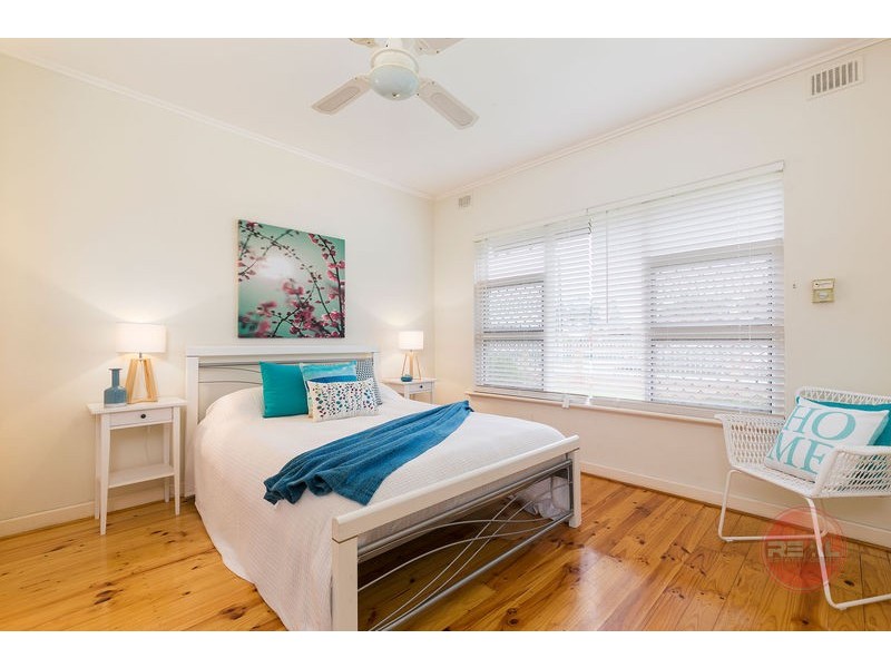 19 Duncan Avenue, Park Holme SA 5043
