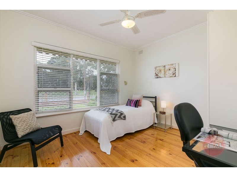 19 Duncan Avenue, Park Holme SA 5043
