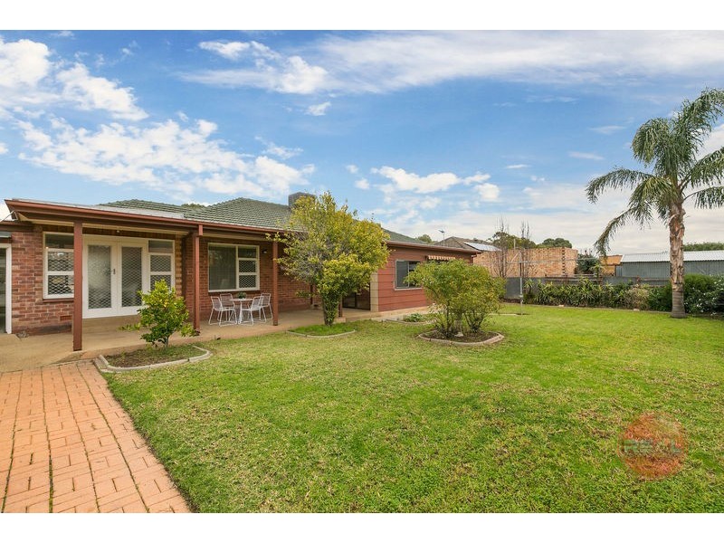 19 Duncan Avenue, Park Holme SA 5043