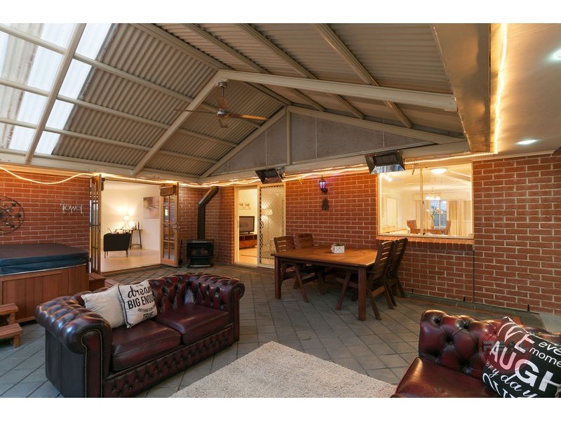 16 Brooklyn Drive (Hallett Cove Heights Estate), Hallett Cove SA 5158