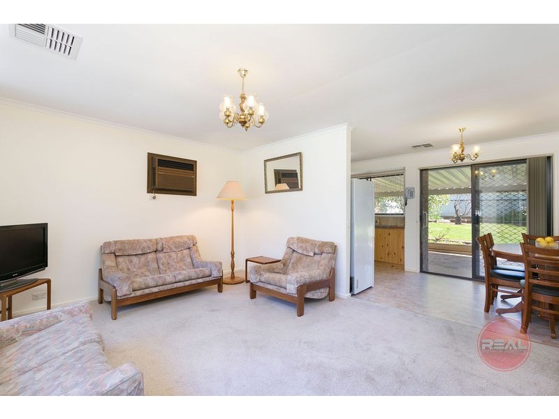 8 Lynly Court, Morphett Vale SA 5162