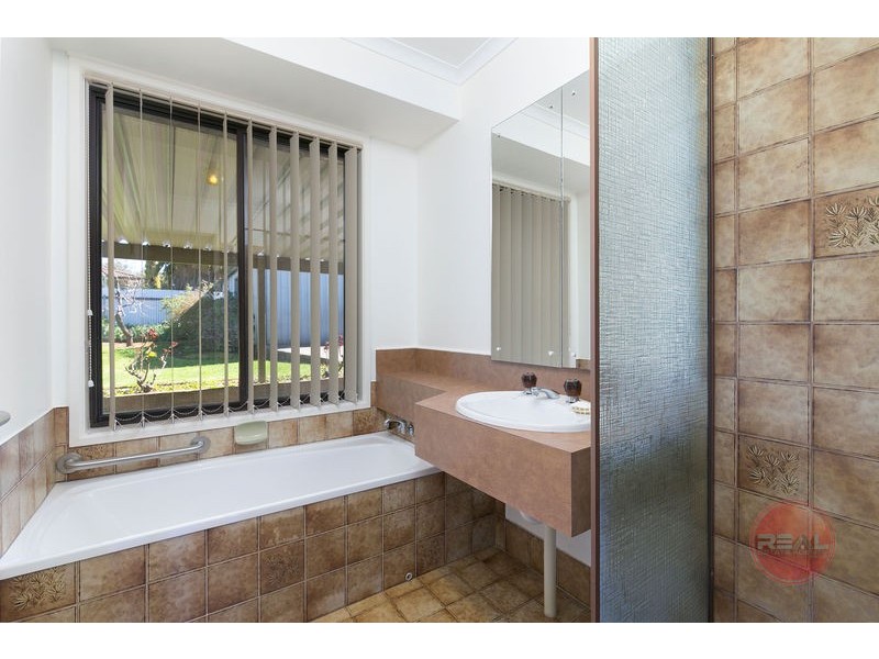 8 Lynly Court, Morphett Vale SA 5162