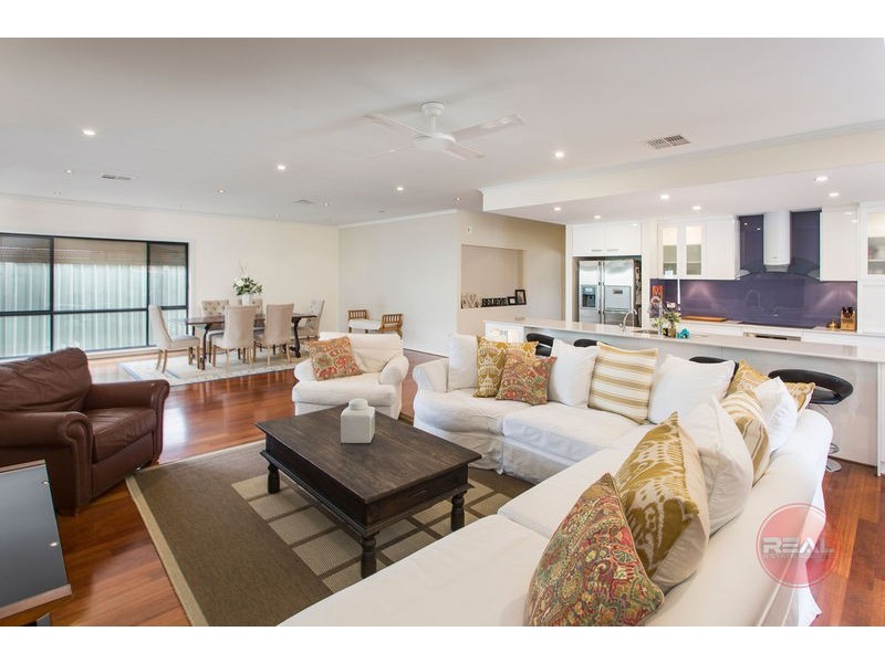 2 Holly Court, Mawson Lakes SA 5095