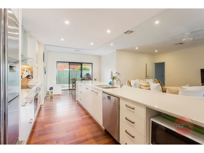 2 Holly Court, Mawson Lakes SA 5095