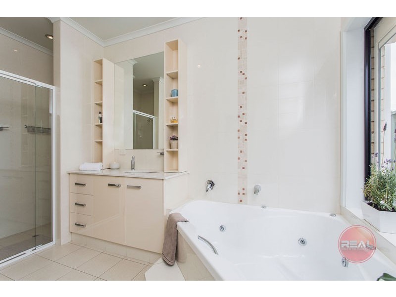 2 Holly Court, Mawson Lakes SA 5095