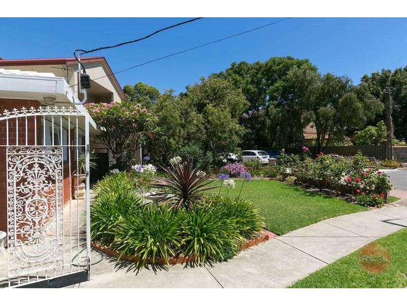 12 Tora Court, Park Holme SA 5043