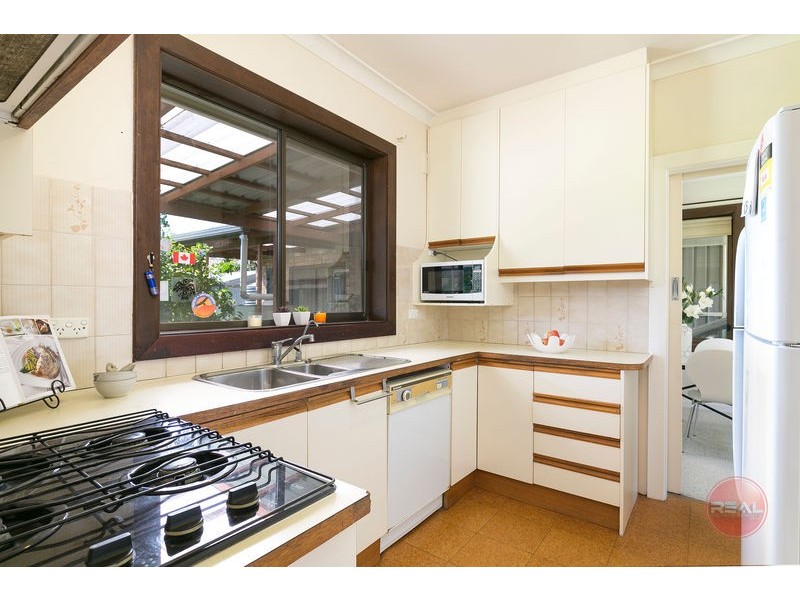 21 Duncan Avenue, Park Holme SA 5043