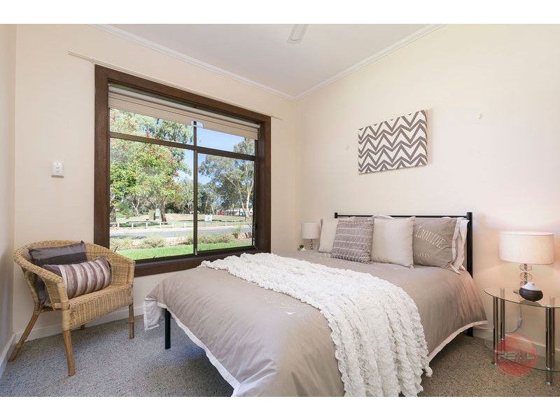 21 Duncan Avenue, Park Holme SA 5043