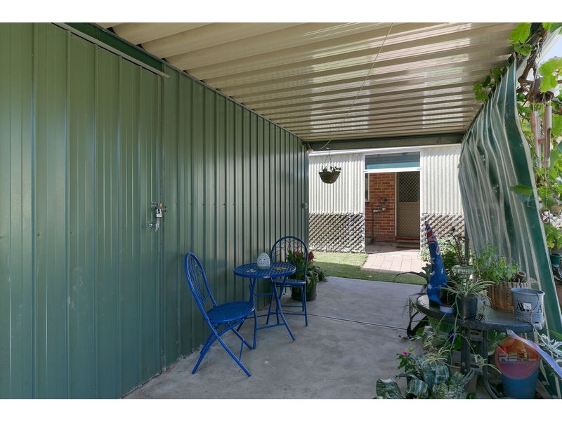 8 Cowra Crescent, Park Holme SA 5043