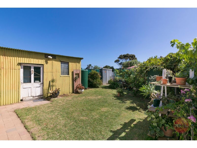 8 Cowra Crescent, Park Holme SA 5043