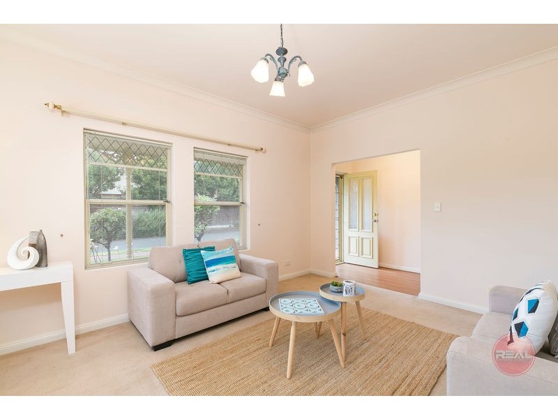 8 Waverley Terrace, Hove SA 5048