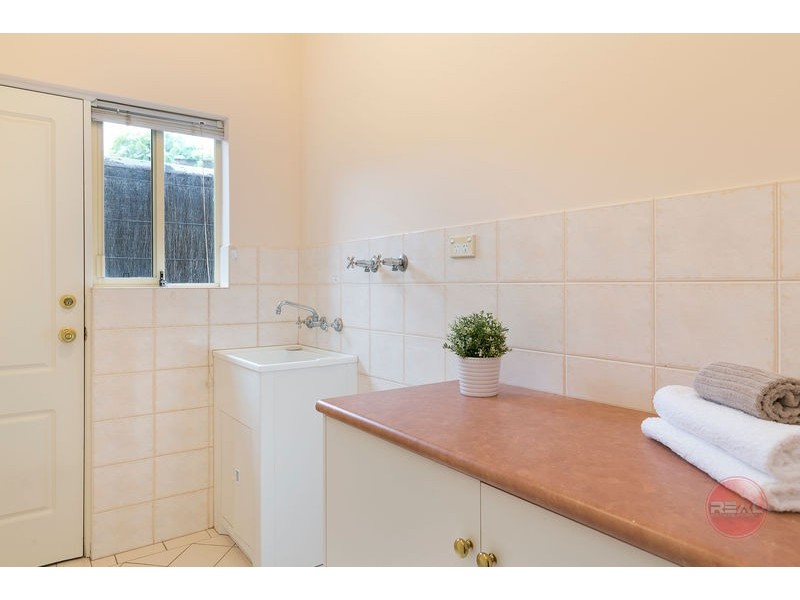 8 Waverley Terrace, Hove SA 5048