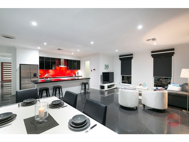 4 Pildappa Avenue, Park Holme SA 5043