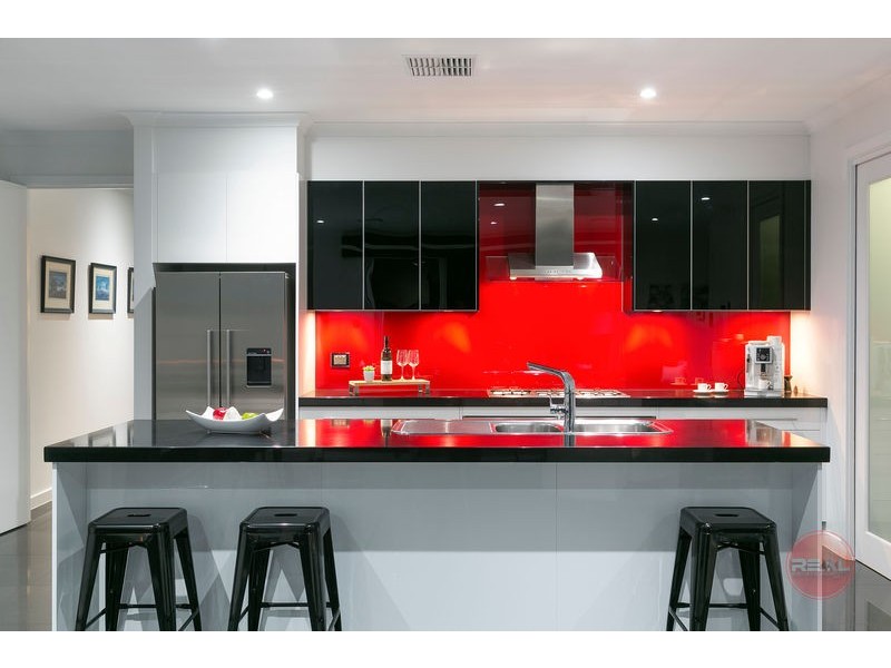 4 Pildappa Avenue, Park Holme SA 5043