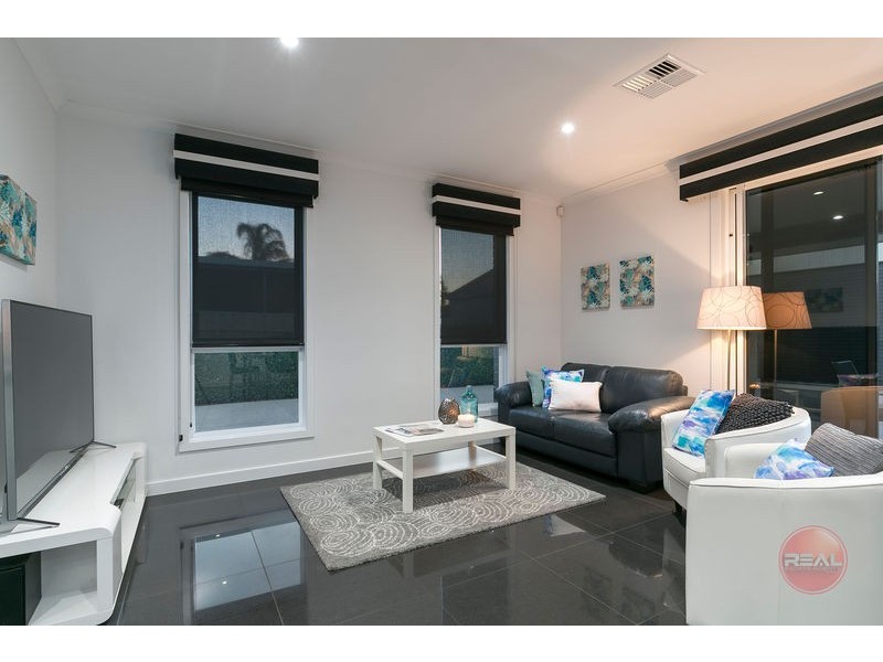 4 Pildappa Avenue, Park Holme SA 5043