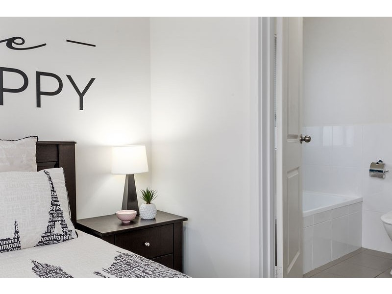 Res 5, 37 Chynoweth Avenue, Hackham SA 5163