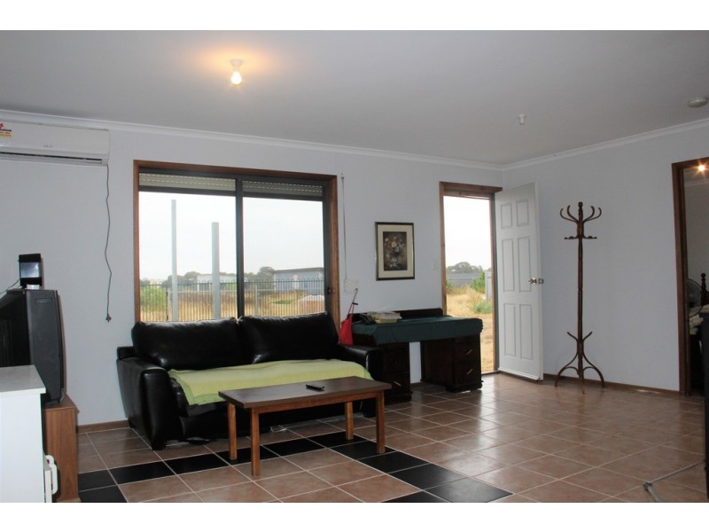 1901 Jervois Road, Woods Point SA 5253