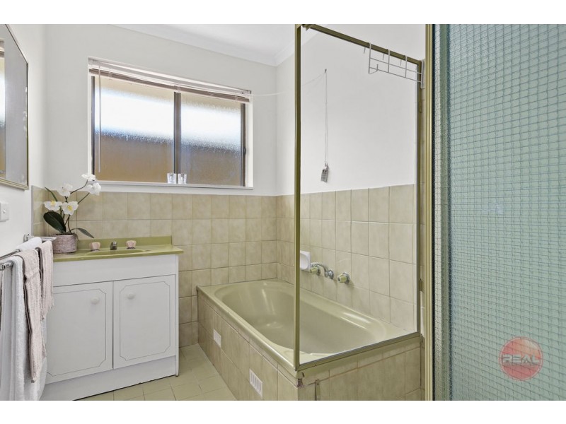 1 Abberton Street, Flagstaff Hill SA 5159