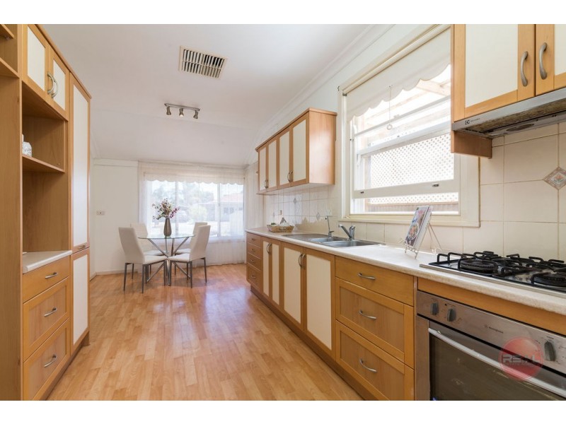 33 Condada Avenue, Park Holme SA 5043