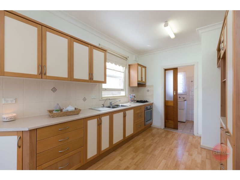 33 Condada Avenue, Park Holme SA 5043