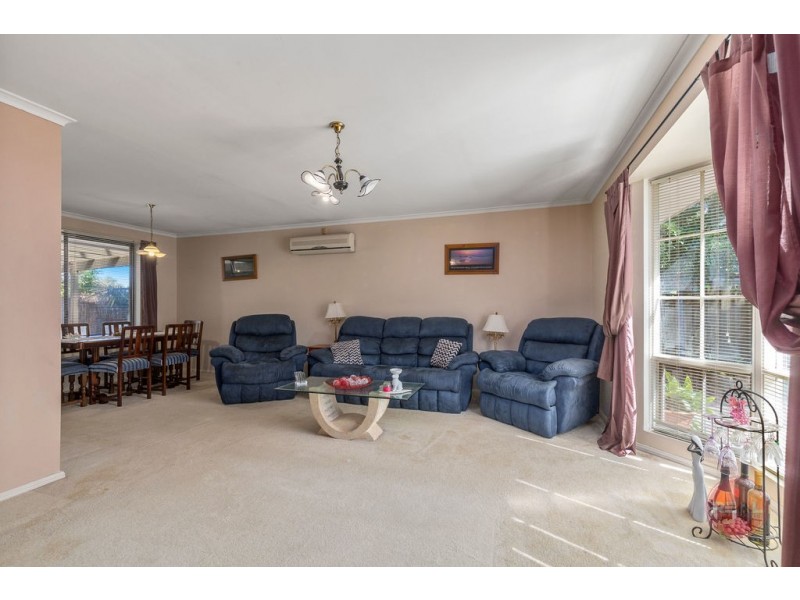 18 The Pines Close, Happy Valley SA 5159