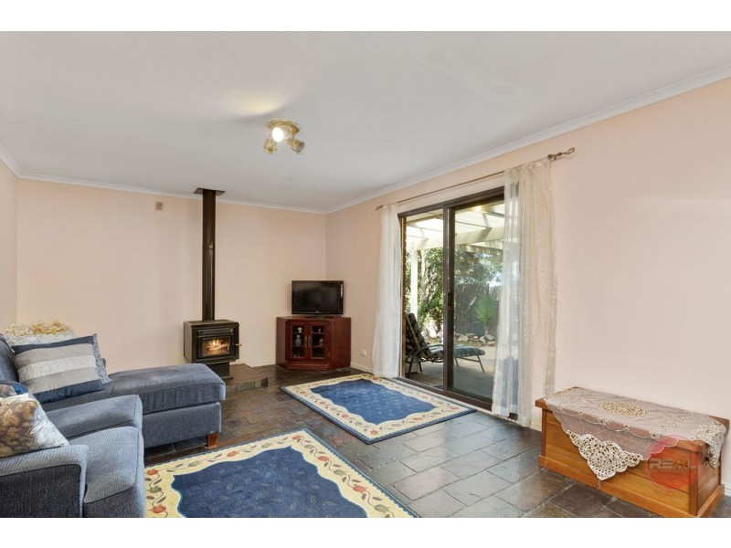 18 The Pines Close, Happy Valley SA 5159