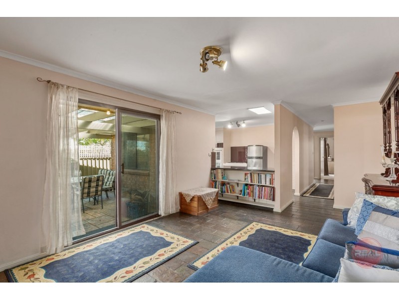 18 The Pines Close, Happy Valley SA 5159