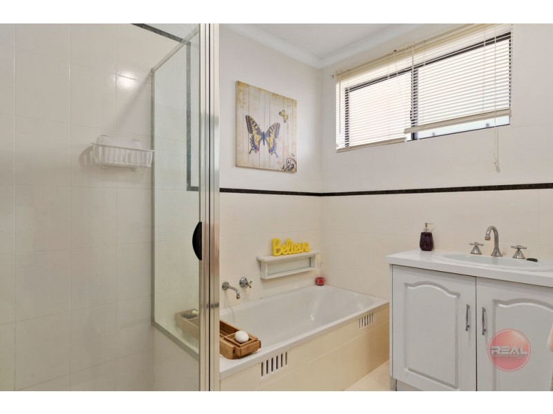 18 The Pines Close, Happy Valley SA 5159