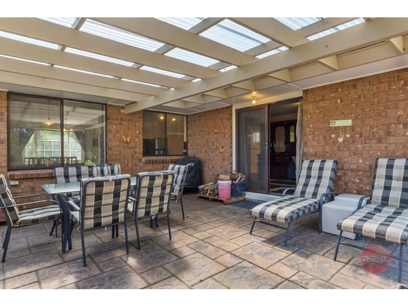 18 The Pines Close, Happy Valley SA 5159