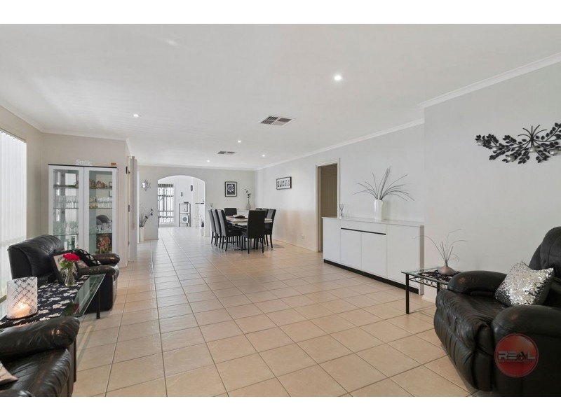 1 Benacre Close, Happy Valley SA 5159