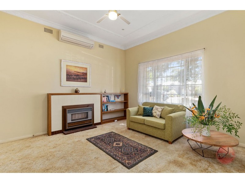 4 Nunyah Avenue, Park Holme SA 5043