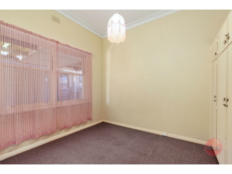 4 Nunyah Avenue, Park Holme SA 5043