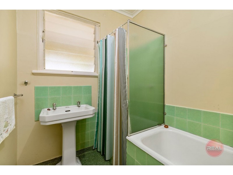 4 Nunyah Avenue, Park Holme SA 5043