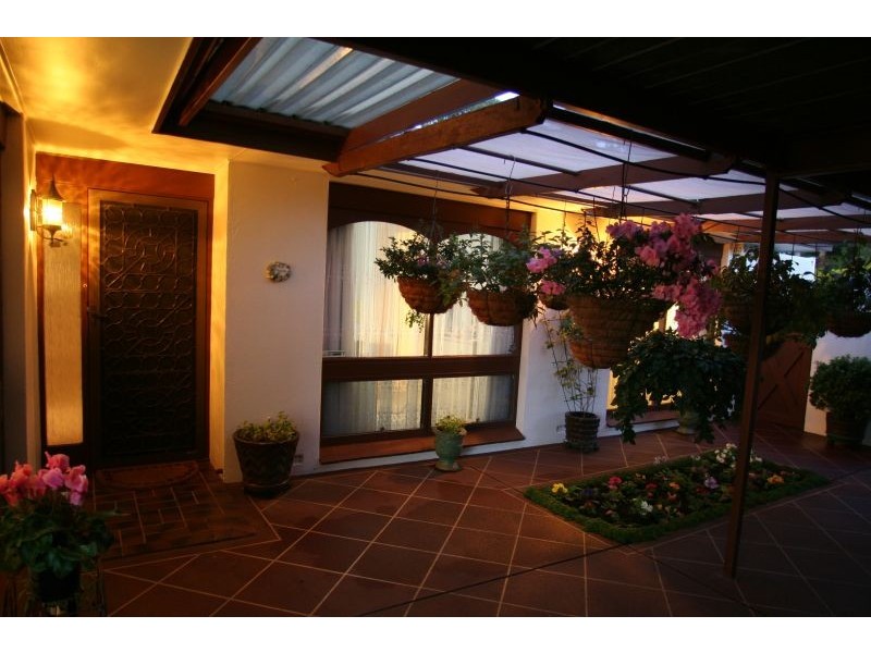 17 Glenloth Drive, Happy Valley SA 5159