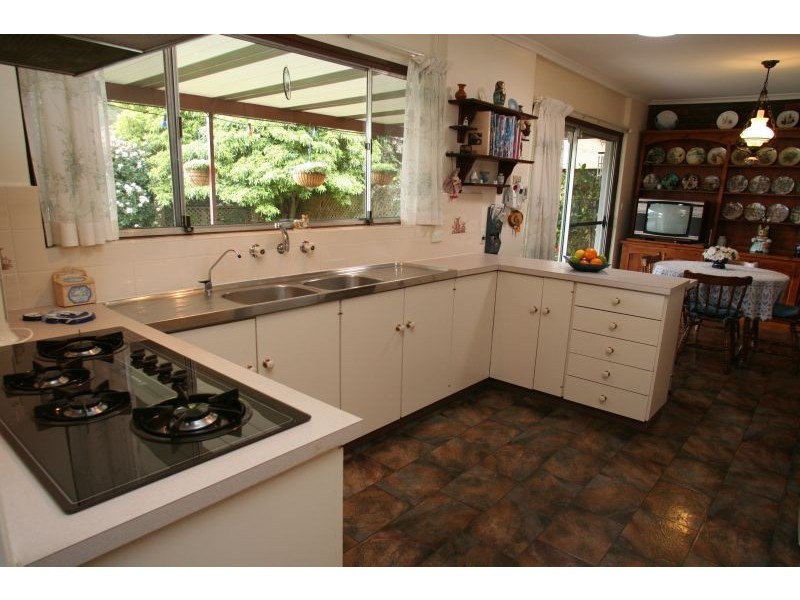 17 Glenloth Drive, Happy Valley SA 5159