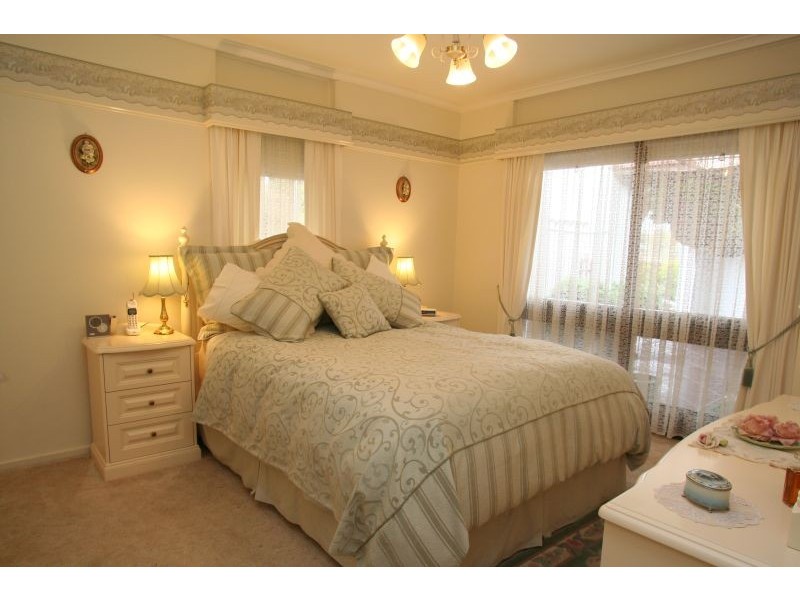 17 Glenloth Drive, Happy Valley SA 5159