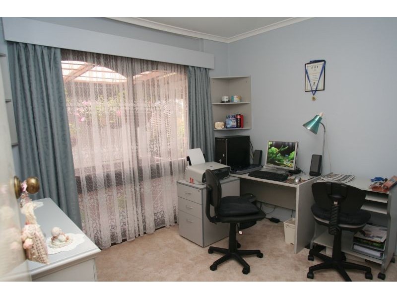 17 Glenloth Drive, Happy Valley SA 5159