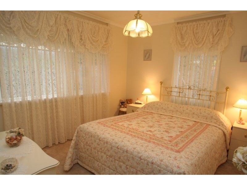 17 Glenloth Drive, Happy Valley SA 5159