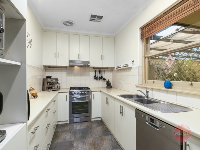 6 Sandison Avenue, Park Holme SA 5043