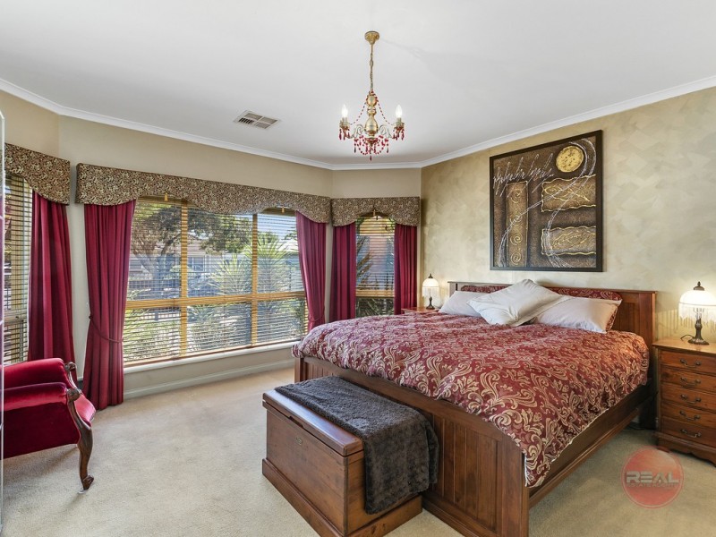 6 Sandison Avenue, Park Holme SA 5043