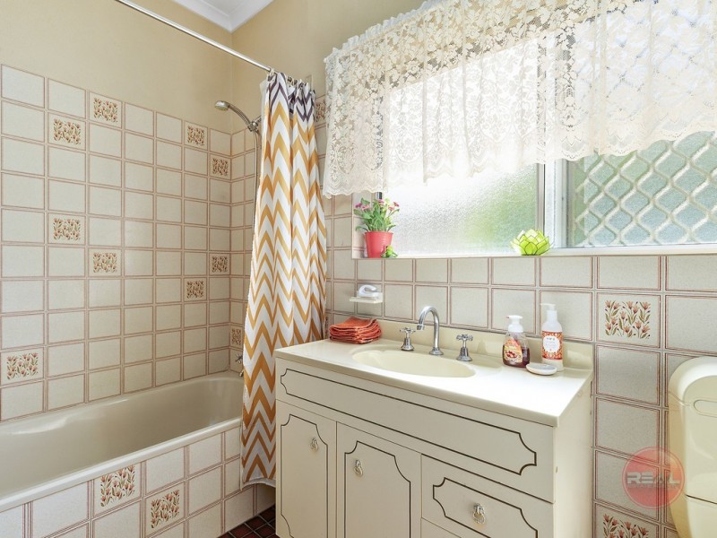 6 Sandison Avenue, Park Holme SA 5043