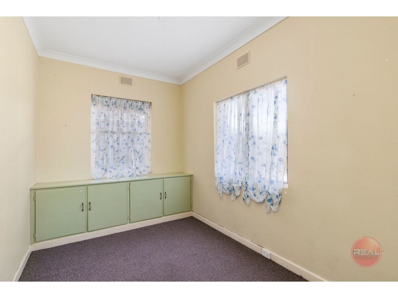 4 Nunyah Avenue, Park Holme SA 5043