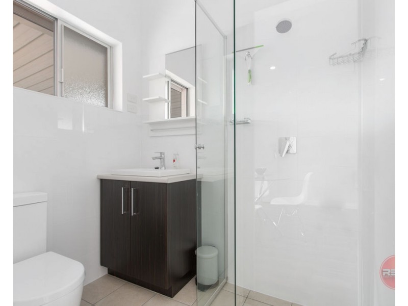 Room at 3 Deepdene Avenue, Mitchell Park SA 5043