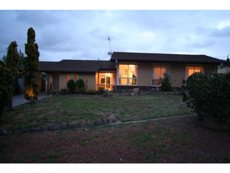 15 Windemere Place, O’halloran Hill SA 5158