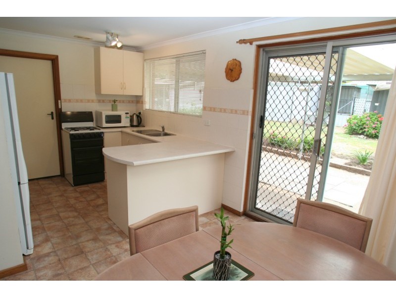 8 Monterey Avenue, Morphett Vale SA 5162