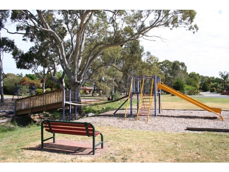 8 Monterey Avenue, Morphett Vale SA 5162