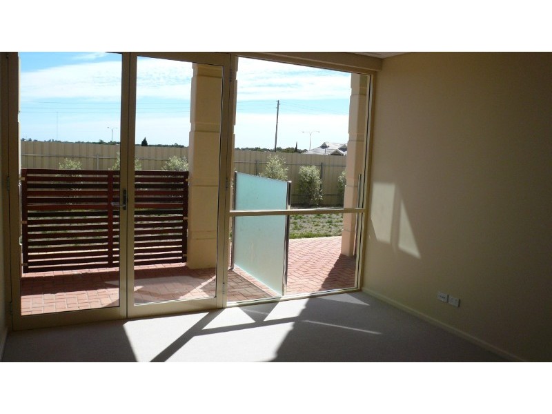 Apart 306 Fernleigh Gardens Estate, 177 Pimpala Road, Woodcroft SA 5162