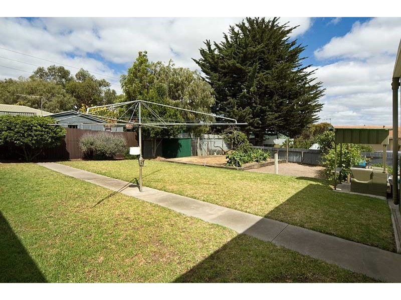 4 Greenbank Gr, Hackham West SA 5163