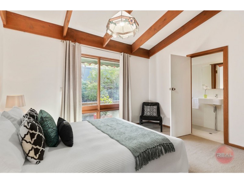 17 Wychwood Grove, Upper Sturt SA 5156