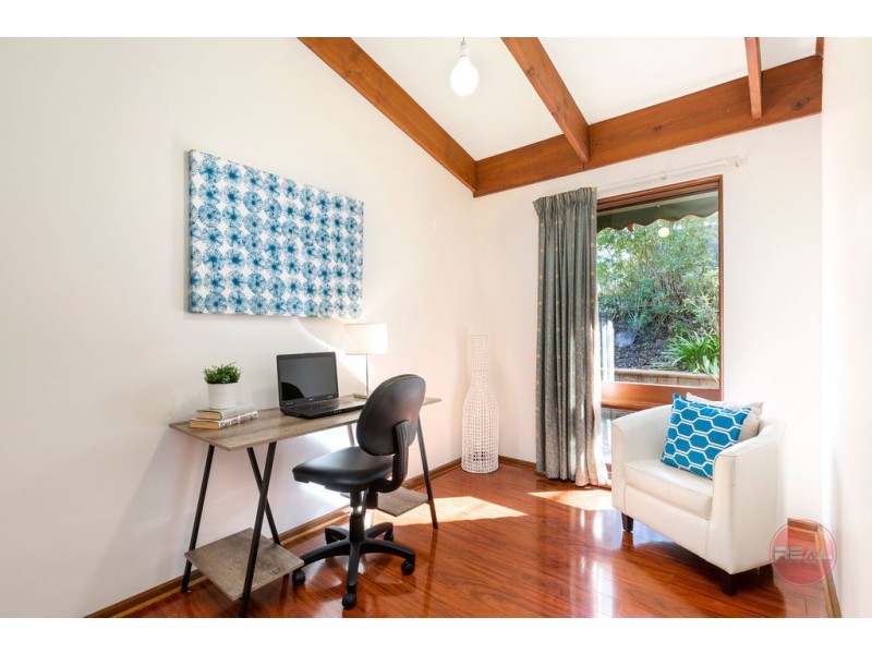 17 Wychwood Grove, Upper Sturt SA 5156